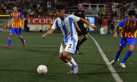 La Selección Argentina ganó el último torneo amistoso previo al Mundial sub 17 que se desarrollará en Qatar. La Selección Argentina ganó el último torneo amistoso previo al Mundial sub 17 que se desarrollará en Qatar.