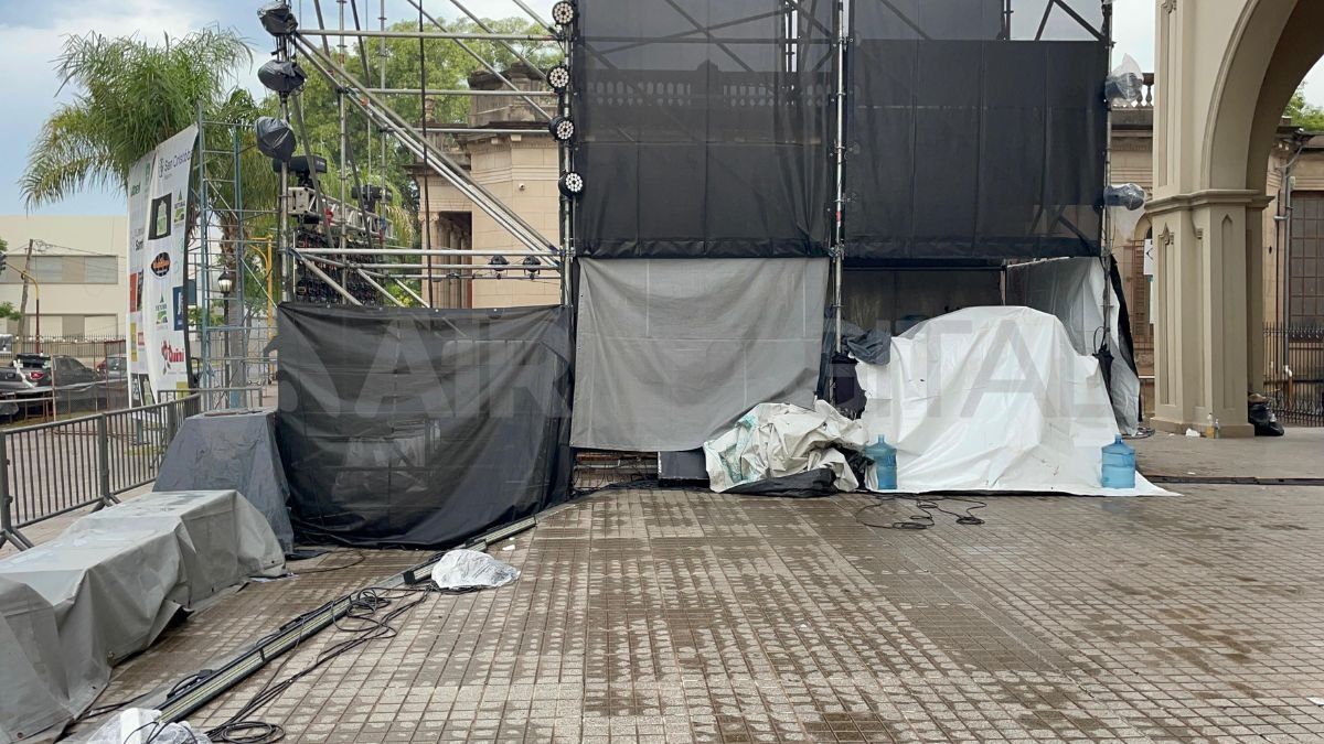 A raíz de las condiciones climáticas se suspendió la segunda noche del Festival de Guadalupe. A raíz de las condiciones climáticas se suspendió la segunda noche del Festival de Guadalupe.