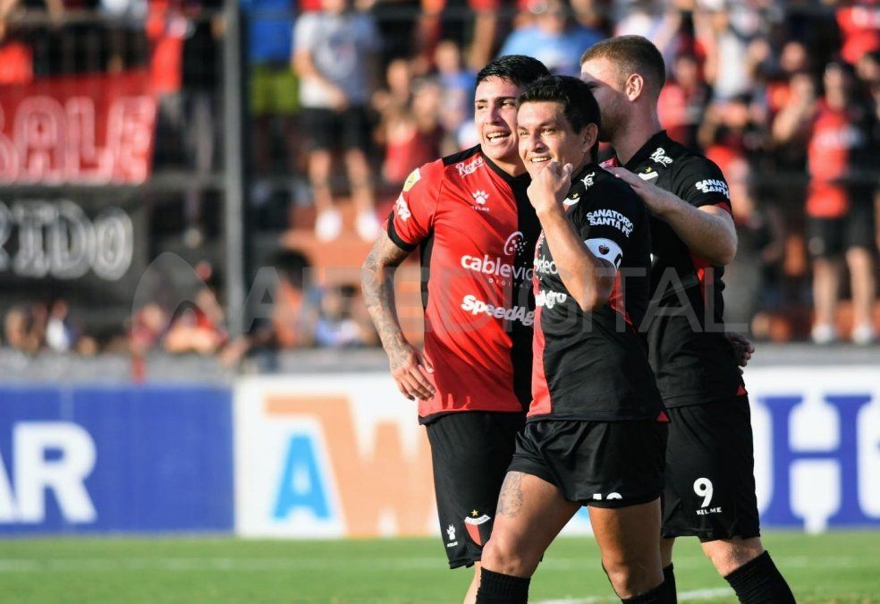 El Club Atlético Colón enfrenta a Godoy Cruz por la segunda fecha de la Copa de la Liga. El partido comenzará a las 17