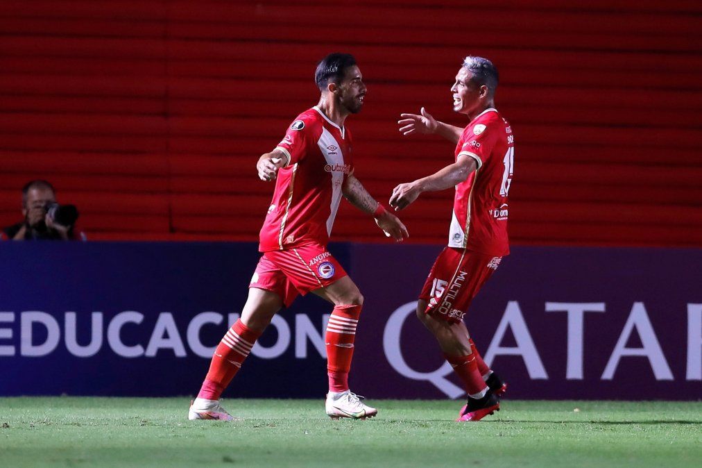 El Bicho de La Paternal regresó tras una década a la competición con una victoria.