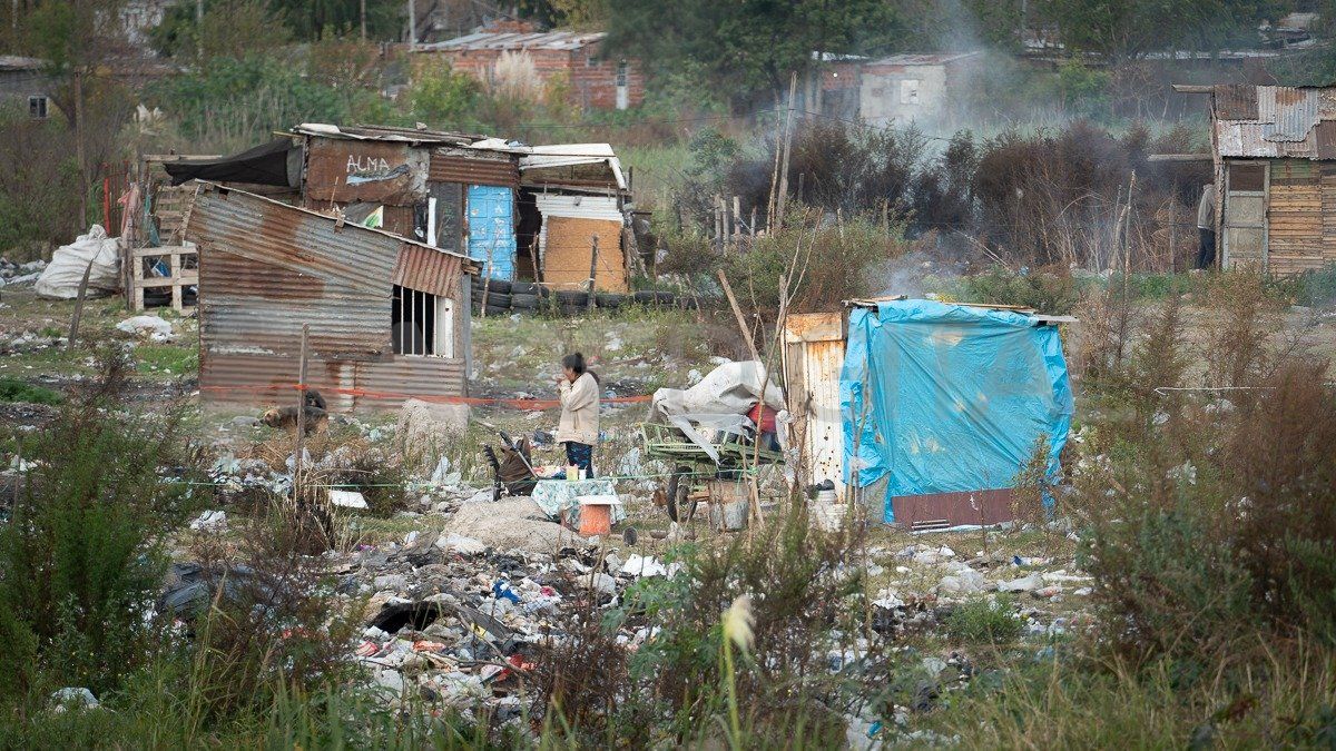 La construccion de viviendas precarias se extiende dentro de los reservorios de Barranquitas Sur y Barranquitas Norte. Ante lluvias extraordinarias