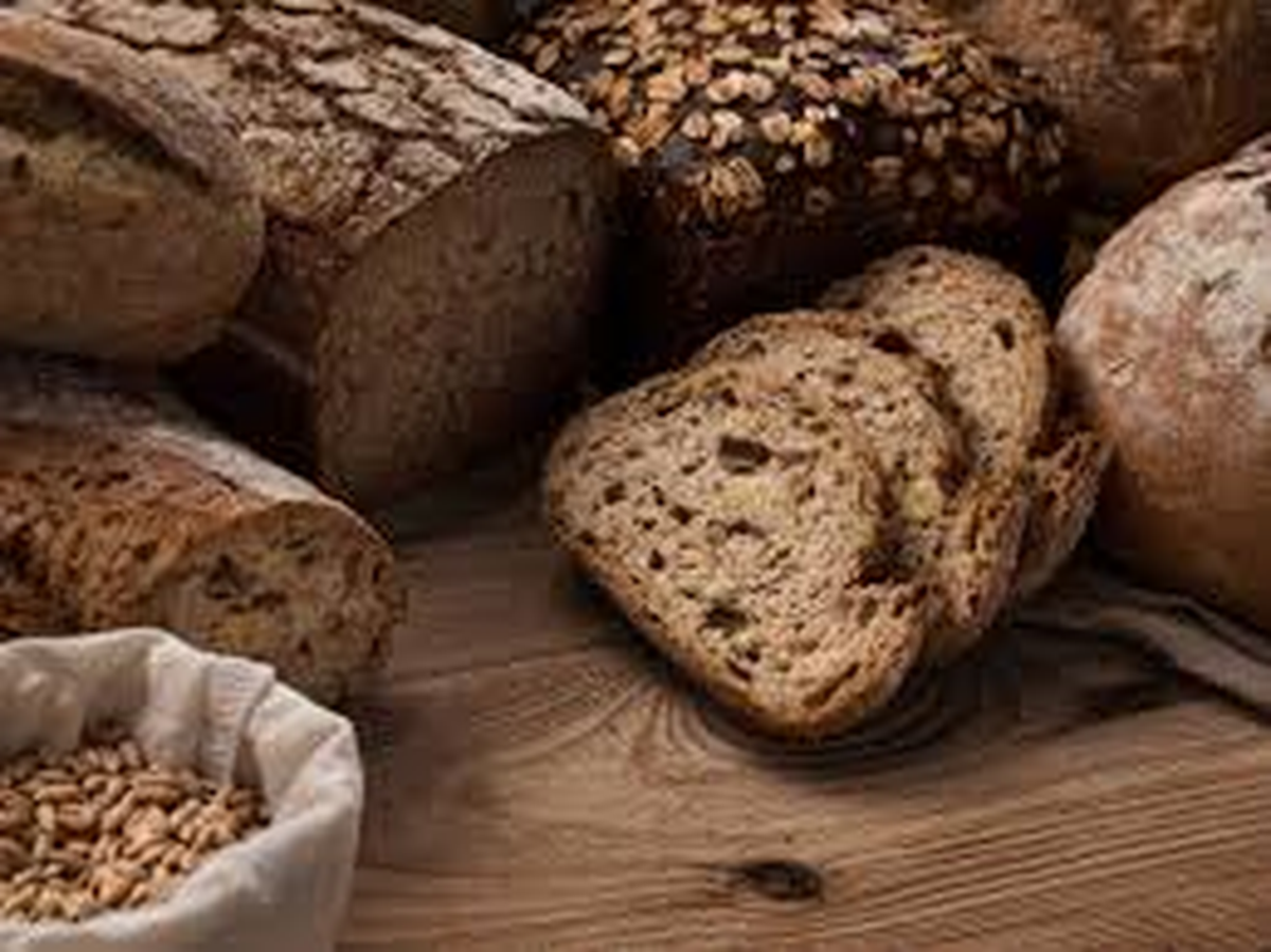 Elegir un pan integral saludable requiere leer atentamente la etiqueta. Elegir un pan integral saludable requiere leer atentamente la etiqueta.