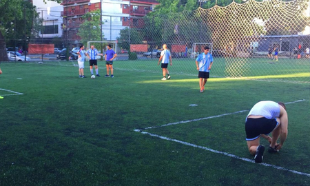 Jugar un partido de fútbol 5 en la ciudad de Santa Fe, aumentó un 50% en lo que va del año y algunos turnos ya cuestan $35.000 la hora. Jugar un partido de fútbol 5 en la ciudad de Santa Fe, aumentó un 50% en lo que va del año y algunos turnos ya cuestan $35.000 la hora.