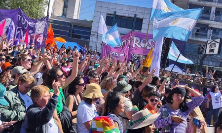 El Encuentro Plurinacional de Mujeres comenzó el 11 y terminará el 13 de octubre. El Encuentro Plurinacional de Mujeres comenzó el 11 y terminará el 13 de octubre.