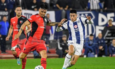 Paolo Goltz en el partido entre Colón y Talleres. Paolo Goltz en el partido entre Colón y Talleres.
