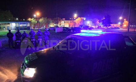 Ocho presos se escaparon de la cárcel de Piñero luego del temerario ataque al penal del sus santafesino. Ocho presos se escaparon de la cárcel de Piñero luego del temerario ataque al penal del sus santafesino.