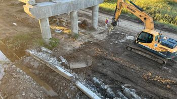 Se cayó una viga en la obra del nuevo puente Santa Fe - Santo Tomé
