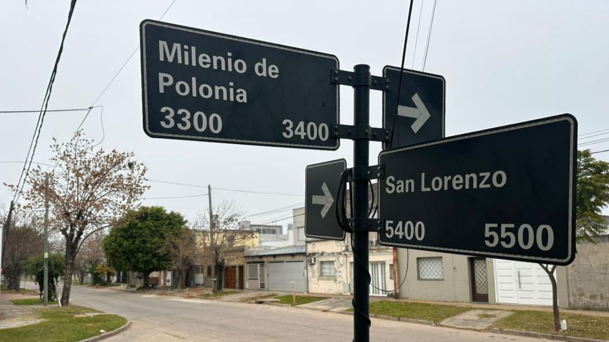 Un joven de 26 años fue interceptado por dos ladrones armados cuando intentaba ingresar a su vivienda ubicada en calle San Lorenzo al 5400 de barrio Los Hornos.