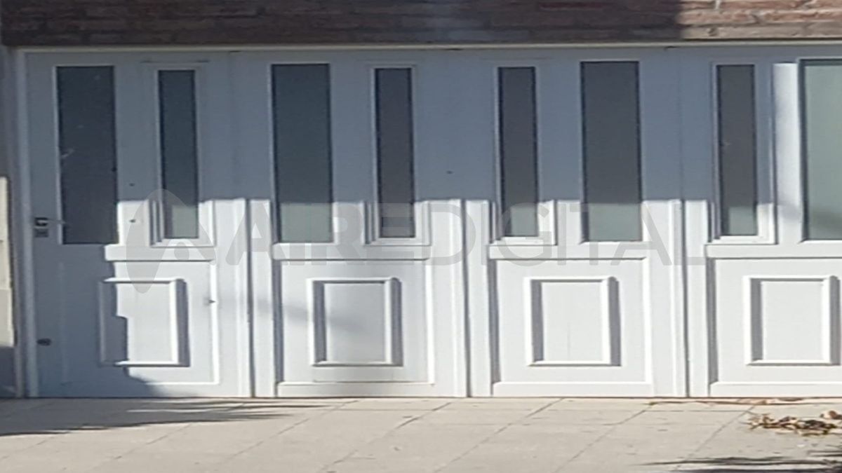 La desesperación llevó a los Gómez a preguntar entre los vecinos si sabían algo o si habían escuchado sobre algún conflicto previo relacionado con la casa que ahora alquilan.