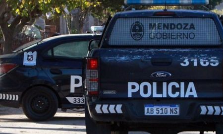 manejaba borracho por mendoza, choco un patrullero y el test revelo un dato inesperado manejaba borracho por mendoza, choco un patrullero y el test revelo un dato inesperado
