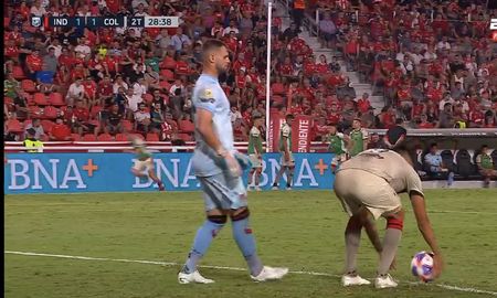 Paolo Goltz cometió un insólito penal y le permitió a Independiente dar vuelta el partido ante Colón. Paolo Goltz cometió un insólito penal y le permitió a Independiente dar vuelta el partido ante Colón.