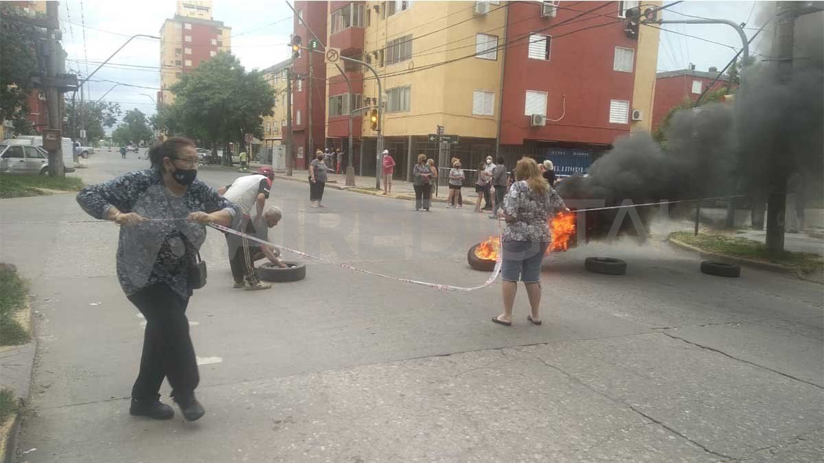 Vecinos del barrio Las Flores piden que intervengan las autoridades municipales para terminar con los disturbios nocturnos