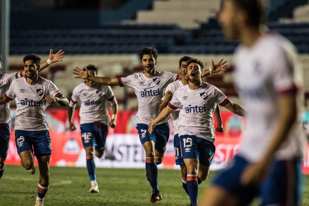 Nacional eliminó a Independiente del Valle en penales y será rival de River en cuartos de la Copa Libertadores.