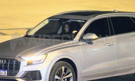 messi llego a rosario y se aguarda confirmacion para la despedida de maxi rodriguez messi llego a rosario y se aguarda confirmacion para la despedida de maxi rodriguez