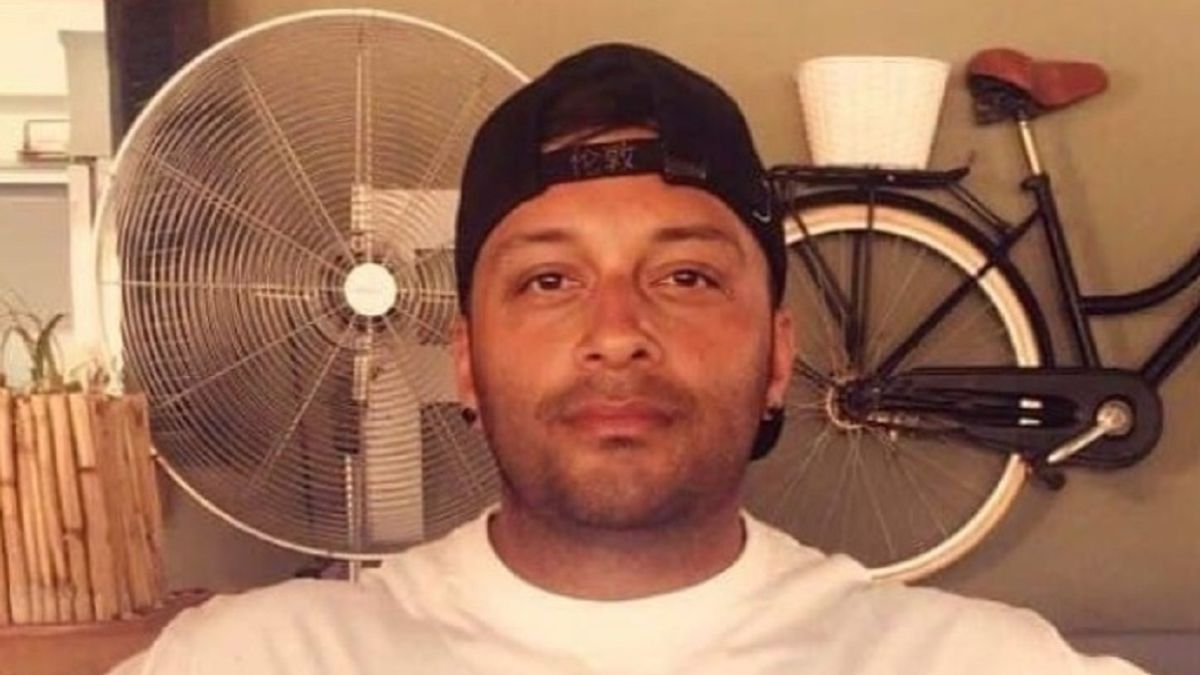 Marcus Birks a los 40 a&ntilde;os a causa del Covid en un hospital de la ciudad de Stoke-on-Trent