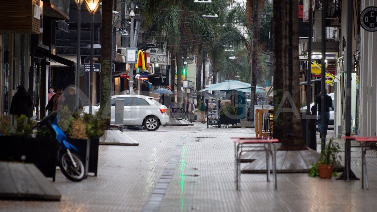 Las restricciones de este fin de semana implican un confinamiento casi total para Santa Fe y todo el país.