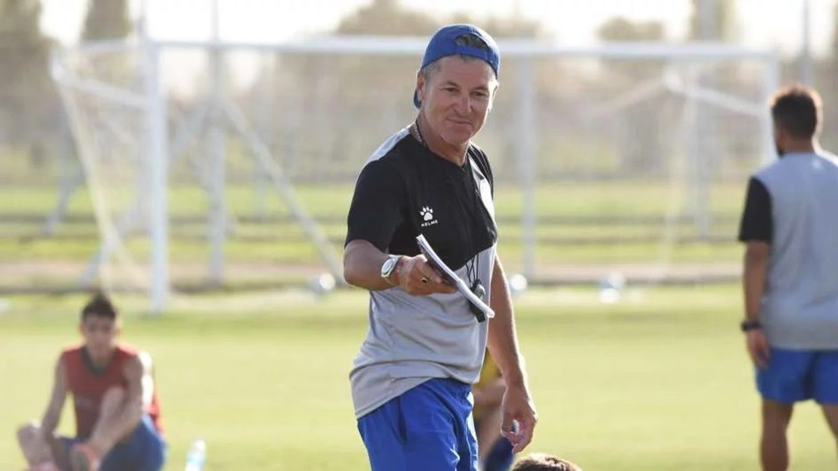 Mario Sciaqua prepara cuatro cambios en Godoy Cruz