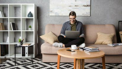 Cómo hacer un curriculum vitae para trabajos home office y cobrar en dólares