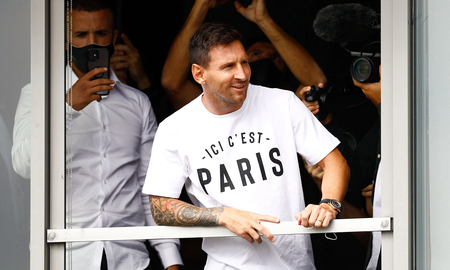 El hotel donde se hospedan Lionel Messi y su familia fue asaltado por dos ladrones que se llevaron varios objetos de valor de algunas habitaciones. El hotel donde se hospedan Lionel Messi y su familia fue asaltado por dos ladrones que se llevaron varios objetos de valor de algunas habitaciones.