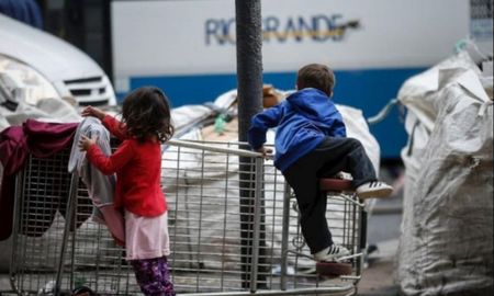 Cuánto bajó la pobreza sobre el cierre del 2024 enArgentina y cómo afecta en Santa Fe y el gran Rosario Cuánto bajó la pobreza sobre el cierre del 2024 enArgentina y cómo afecta en Santa Fe y el gran Rosario