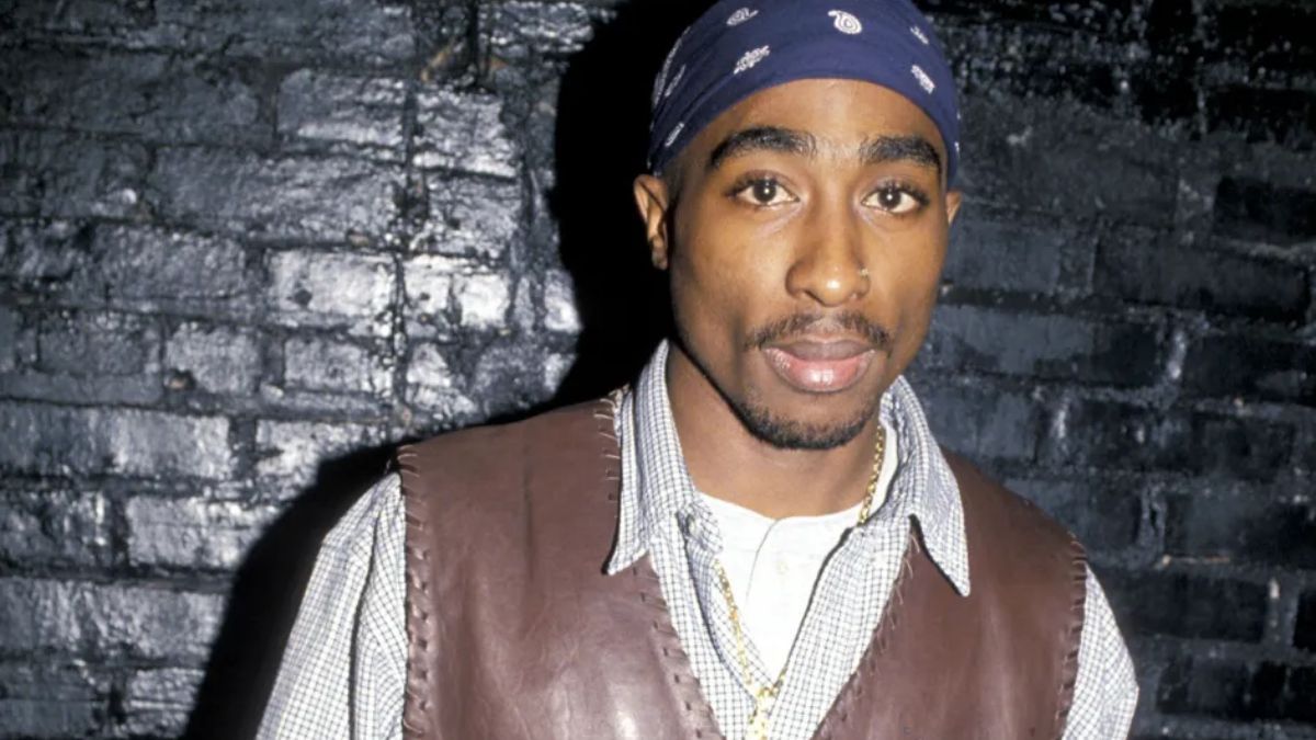 Tupac Shakur fue atacado a tiros el 7 de septiembre de 1996 mientras viajaba en un BMW junto a Suge Knight por las calles de Las Vegas.
