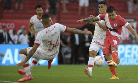 Huracán y Argentinos Juniors empataron 1-1 por la fecha 20 del Torneo de la Liga Profesional. Huracán y Argentinos Juniors empataron 1-1 por la fecha 20 del Torneo de la Liga Profesional.