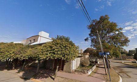 Una joven de 22 años fue hallada sin vida en un descampado de Villa María, Córdoba. (Foto: Google Street View) Una joven de 22 años fue hallada sin vida en un descampado de Villa María, Córdoba. (Foto: Google Street View)