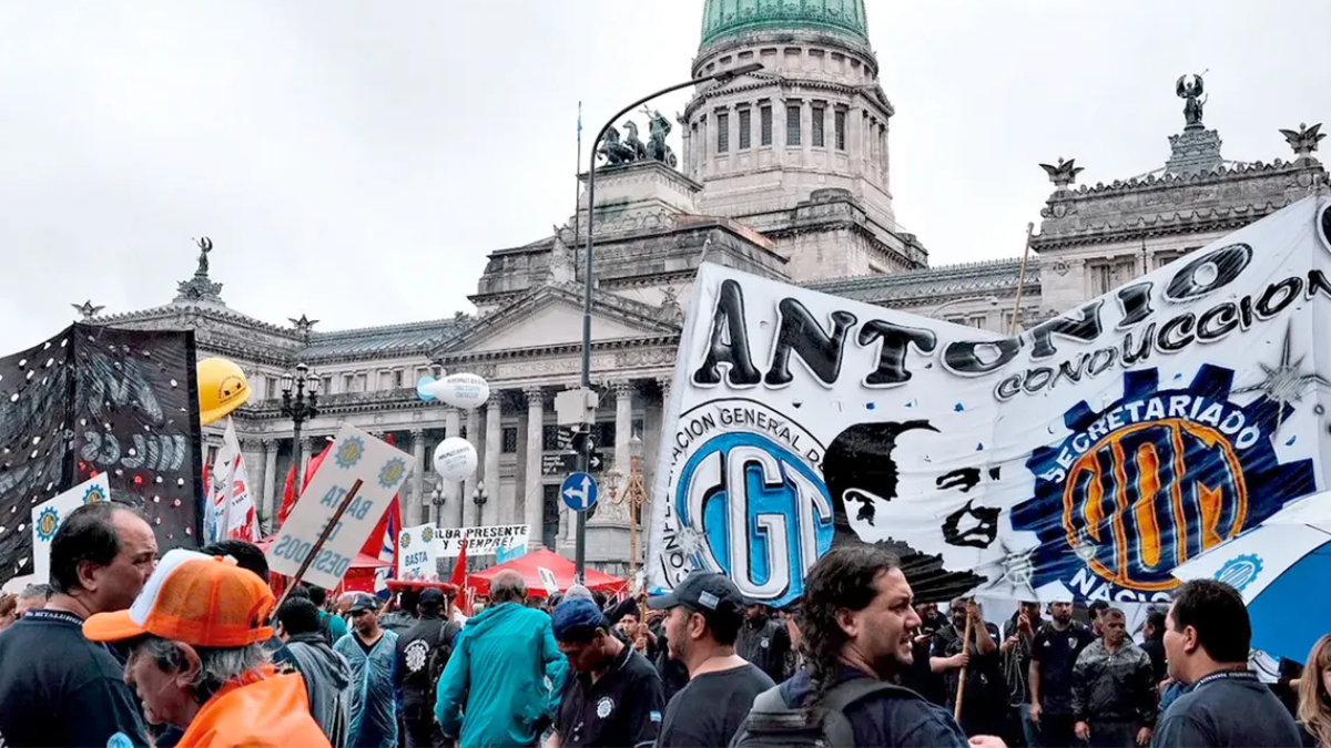 La CGT y la CTA rechazarán este martes en el Congreso el proyecto para eliminar el aporte a los gremios