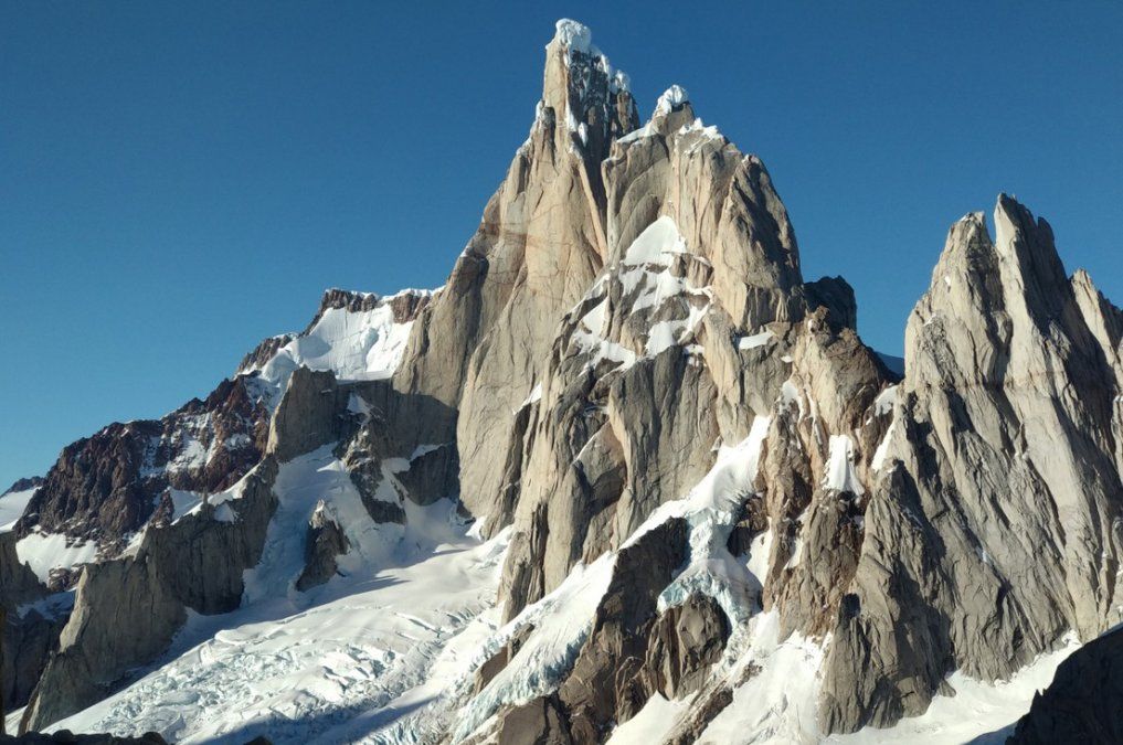 La increíble historia del anillo de boda que volvió a la viuda de un piloto fallecido en Argentina cinco años después de su muerte