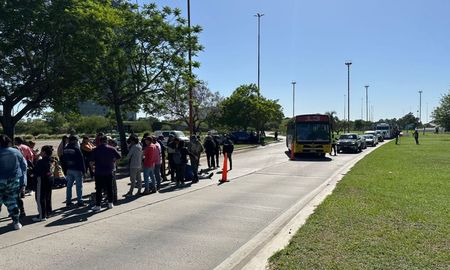 El tránsito en la Ruta Nacional 168 se ve afectado por una reducción de calzada. El tránsito en la Ruta Nacional 168 se ve afectado por una reducción de calzada.