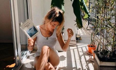 Jimena Barón vive en un espacioso departamento junto a su hijo Momo y su gato, Torino. Jimena Barón vive en un espacioso departamento junto a su hijo Momo y su gato, Torino.