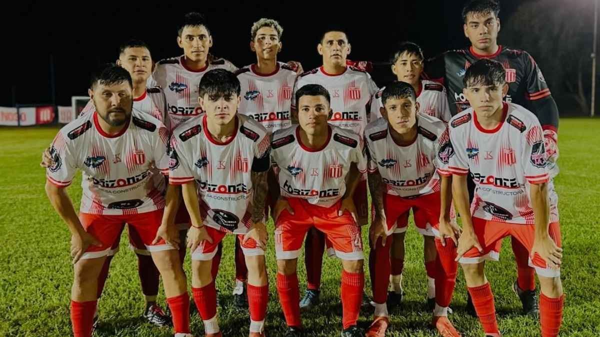 Alumni venció a Defensores de la Costa por la cuarta fecha de la Liga Reconquistense de Fútbol. Foto: Prensa Alumni. Alumni venció a Defensores de la Costa por la cuarta fecha de la Liga Reconquistense de Fútbol. Foto: Prensa Alumni.
