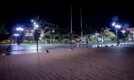 Hasta el 31 de mayo, sólo podrán circular en auto las personas que realicen actividades autorizadas.
