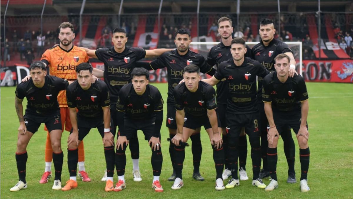 Colón dejó atrás el partido contra Defensores de Belgrano y ya se puso a pensar en Chaco For Ever, su próximo rival. Colón dejó atrás el partido contra Defensores de Belgrano y ya se puso a pensar en Chaco For Ever, su próximo rival.