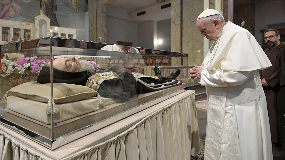 Invoca la guía divina: una oración para conectar con los ángeles y encontrar consuelo. Invoca la guía divina: una oración para conectar con los ángeles y encontrar consuelo.