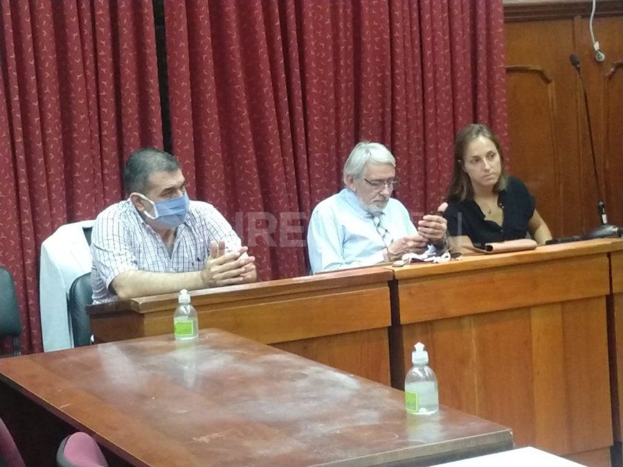 José Luis Catuzzi junto a su abogado defensor, Raúl Berizzo