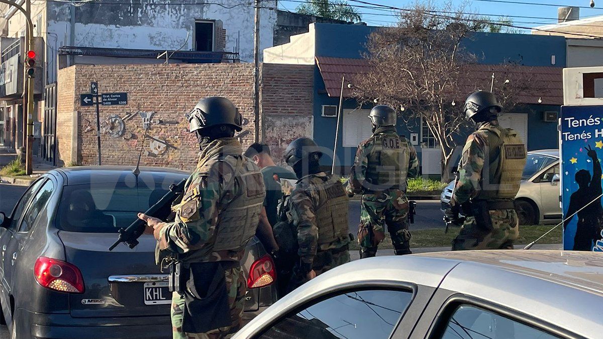 El detenido fue trasladado a sede policial para ser identificado. El detenido fue trasladado a sede policial para ser identificado.