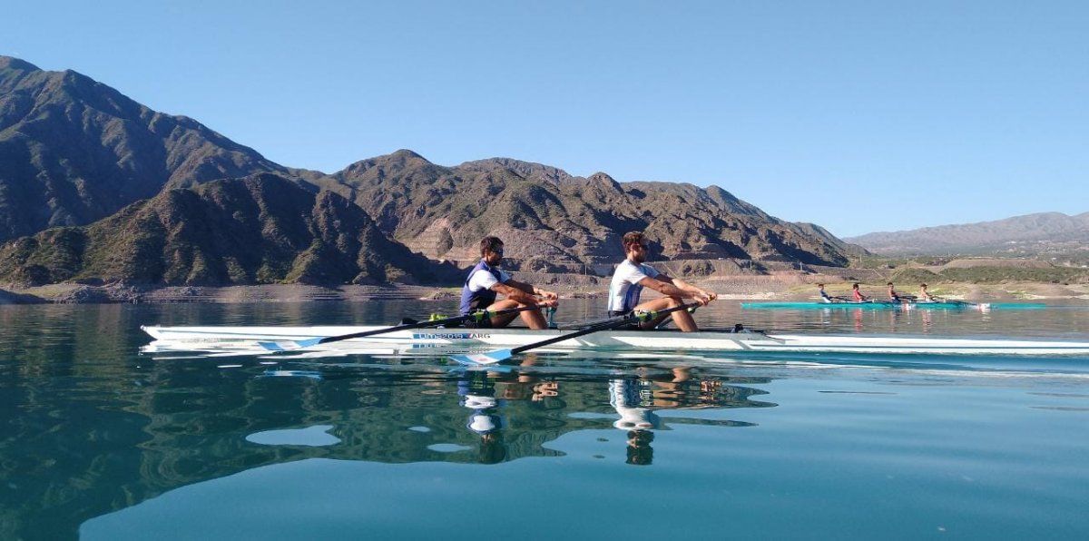 La selección argentina de remo se prepara en Mendoza para el Preolímpico que ofrecerá plazas para los Juegos Olímpicos de Tokio.