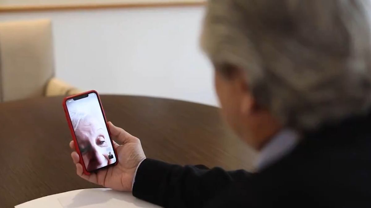 Alberto Fern&aacute;ndez en la videollamada con Estela de Carlotto.