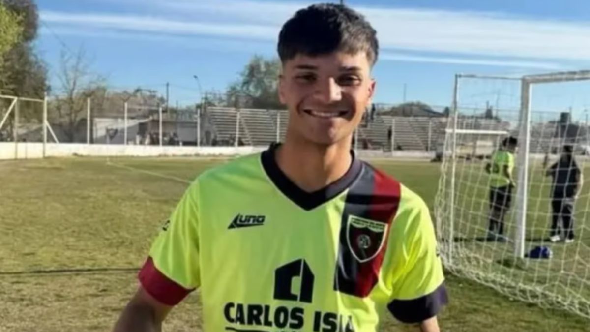 El fútbol argentino recibió una mala noticia tras la muerta de un futbolista de 20 años. El fútbol argentino recibió una mala noticia tras la muerta de un futbolista de 20 años.