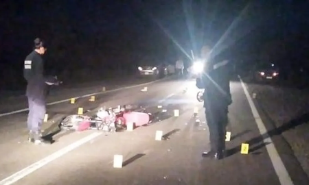 murio estrellado contra un caballo: iba de noche por la ruta a alta velocidad, se llevo puesto con su moto al animal, volo por el aire y no resistio murio estrellado contra un caballo: iba de noche por la ruta a alta velocidad, se llevo puesto con su moto al animal, volo por el aire y no resistio
