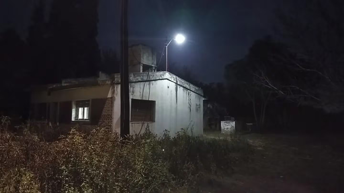 El incendio ocurrió mientras la víctima estaba trabajando en la reparación de una moto. El incendio ocurrió mientras la víctima estaba trabajando en la reparación de una moto.