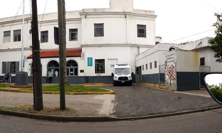 Hay tres pacientes intoxicados internados en el Hospital Roque Saenz Peña de Rosario. Hay tres pacientes intoxicados internados en el Hospital Roque Saenz Peña de Rosario.