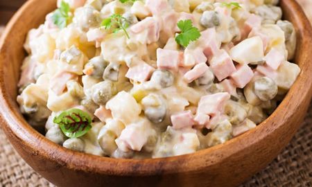 Cómo hacer ensalada rusa, un plato tradicional. Cómo hacer ensalada rusa, un plato tradicional.