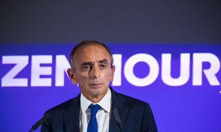 Zemmour comunicó que llamará a un referéndum para saber la opinión de los franceses en el tema.