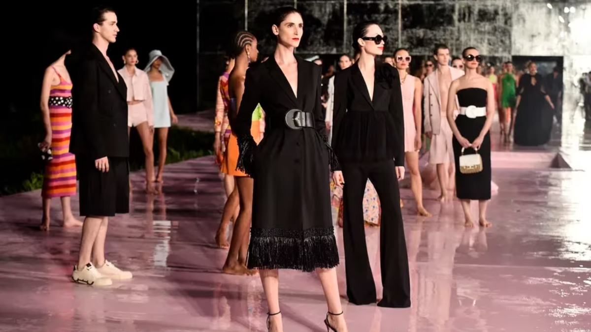 El desfile de Carolina Herrera se realizó por primera vez fuera de los Estados Unidos.