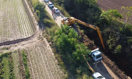 El gobierno de la provincia de Santa Fe ejecuta obras de alto impacto en materia de recursos hídricos en diferentes localidades de la provincia, como estaciones de bombeo, canalizaciones, defensas, alcantarillados y desagües pluviales. El gobierno de la provincia de Santa Fe ejecuta obras de alto impacto en materia de recursos hídricos en diferentes localidades de la provincia, como estaciones de bombeo, canalizaciones, defensas, alcantarillados y desagües pluviales.