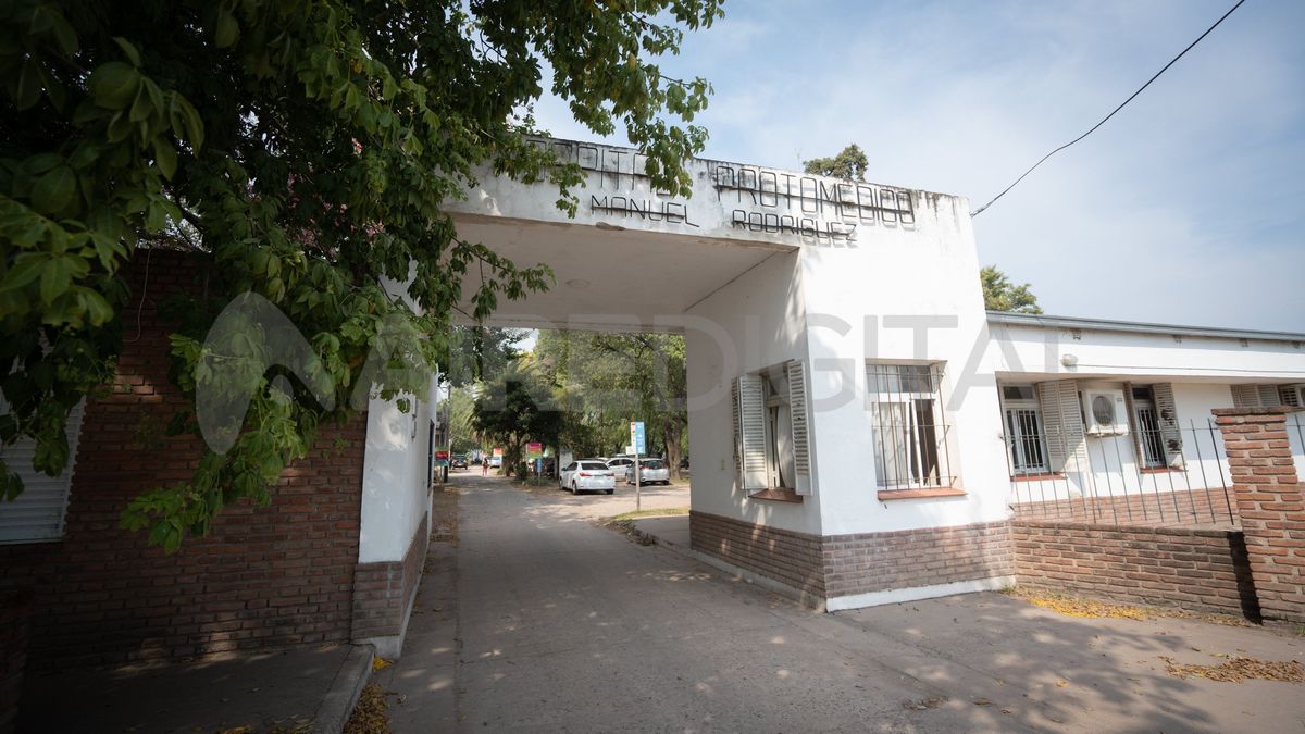 El agresor ingresó al despacho del director