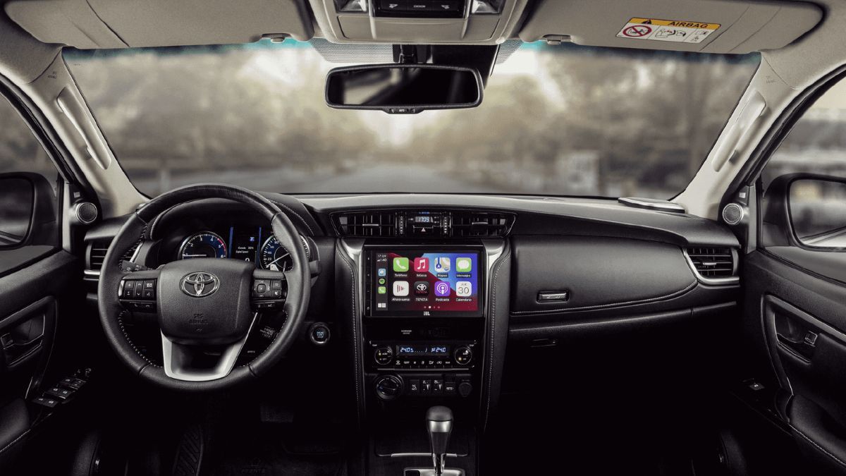 Así es el interior de la Toyota SW4. 