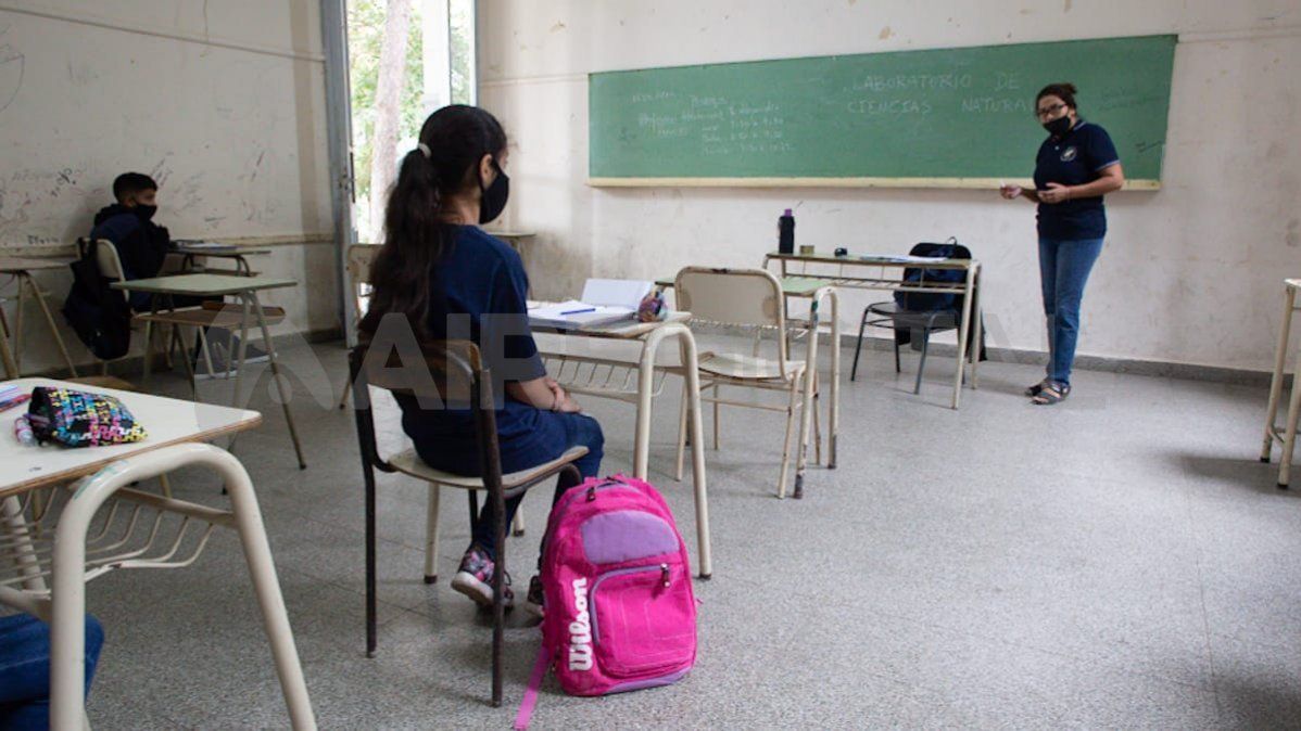 El gobierno suspende las clases presenciales en La Capital, Rosario y San Lorenzo a partir de este miércoles